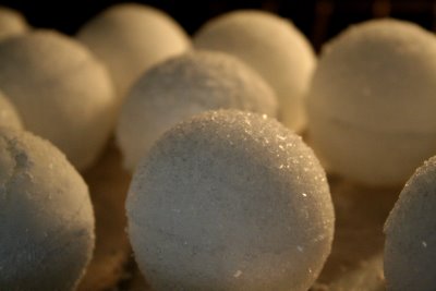 Snow ball bath bombs